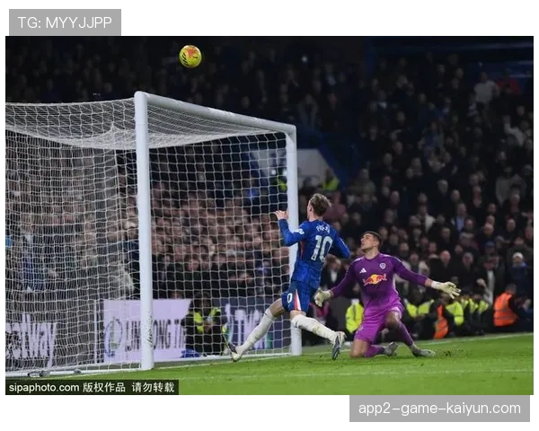 切尔西门将关键扑救保障球队胜利，切尔西门将进球